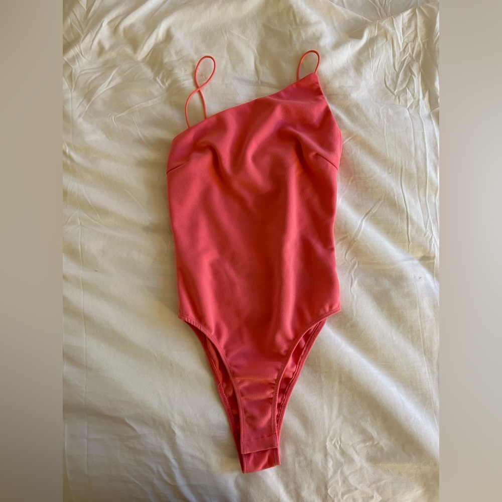 Princess Polly Pink Asymmetrical Bodysuit! US0 and fits like an XS!